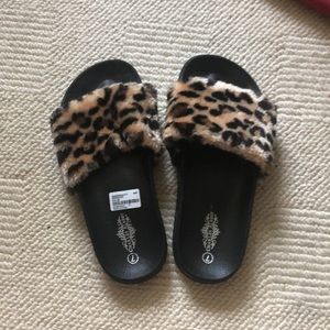 Brand new! Forever 21 cheetah print slides